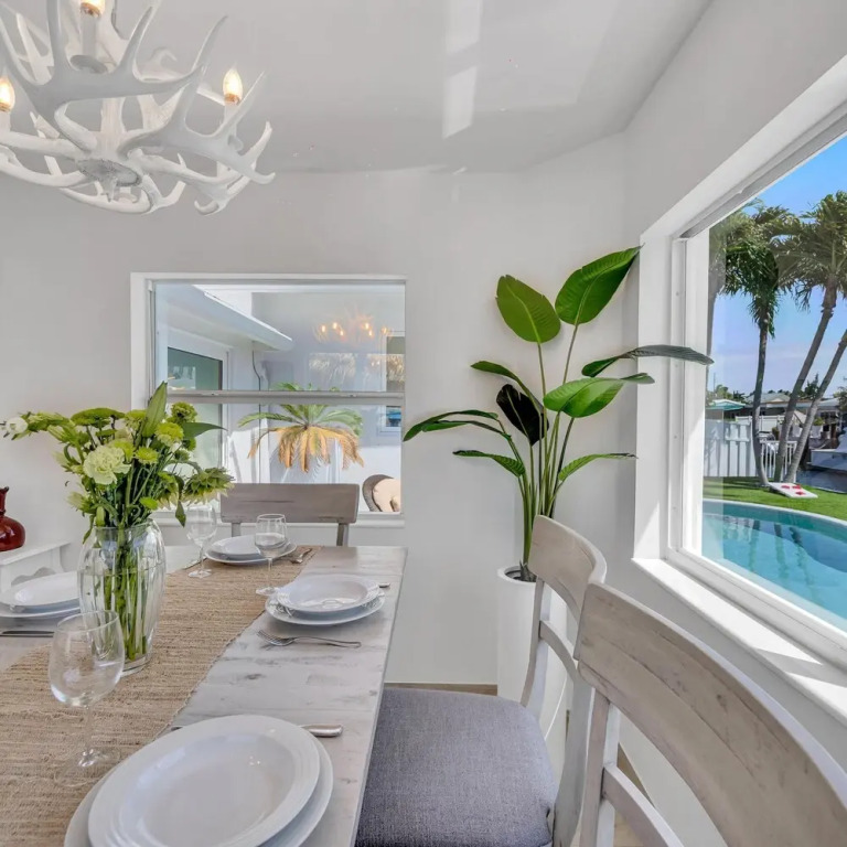 Waterfront Bungalow Heated Pool Pineapple Key