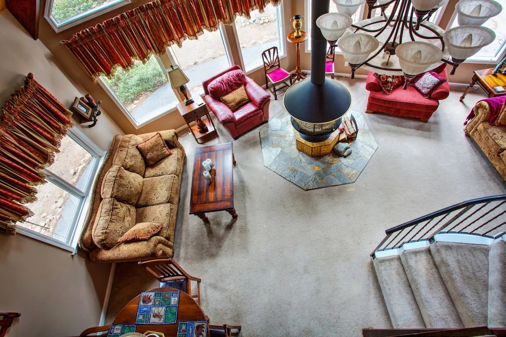 Lloyds Lodge Vacation Rental 4 Bedrooms 2 Bathrooms Home