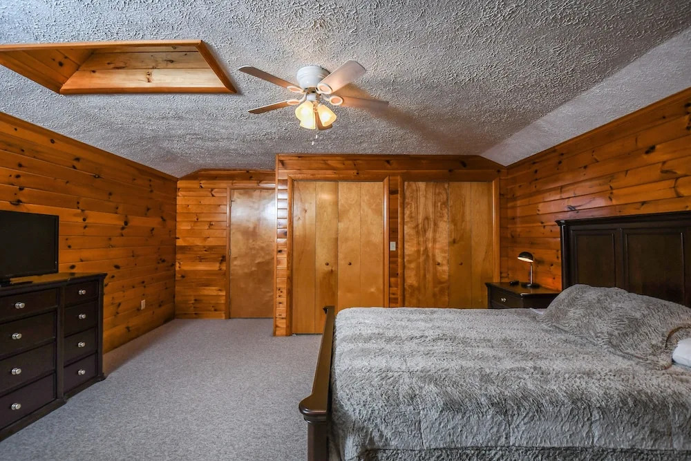 Hillside Retreat 4 Bedroom House
