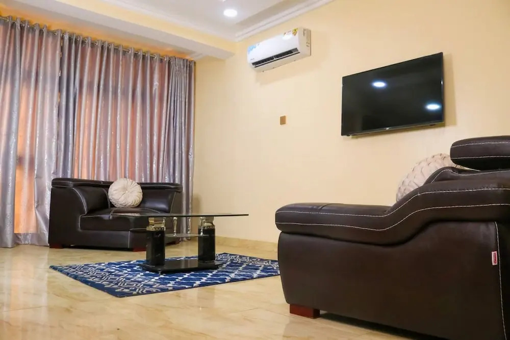 Madaki's Executive Suites