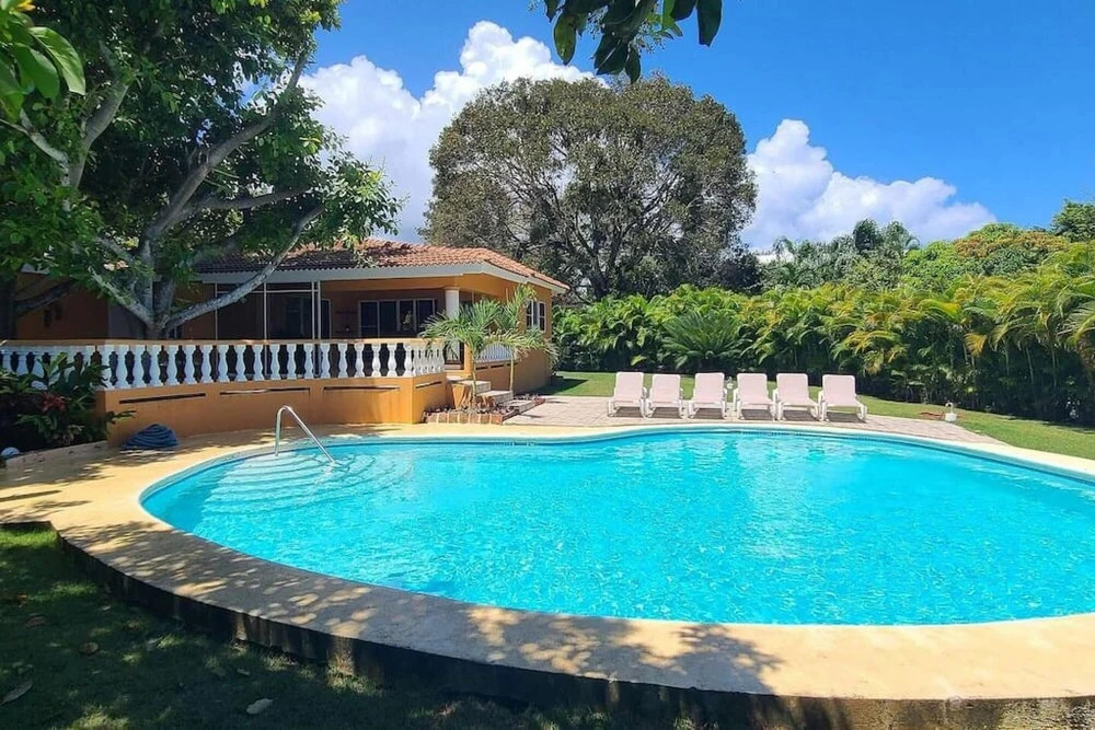Great 4 Bedroom Getaway Villa With Large Private Pool
