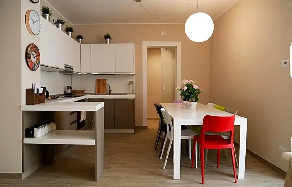 ampio appartamento con giardino e box