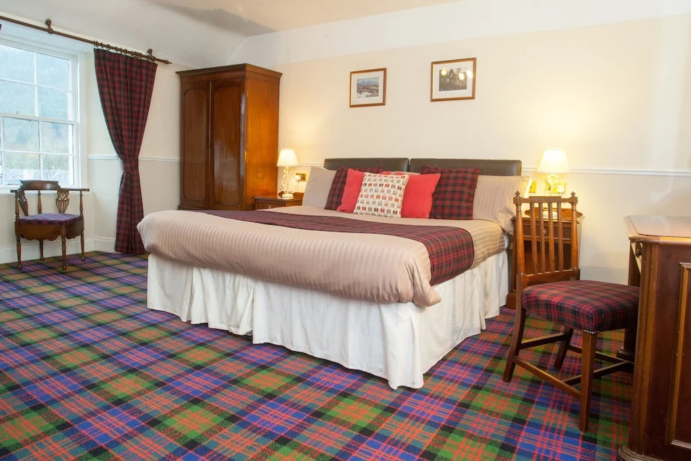 Glenmoriston Arms Hotel