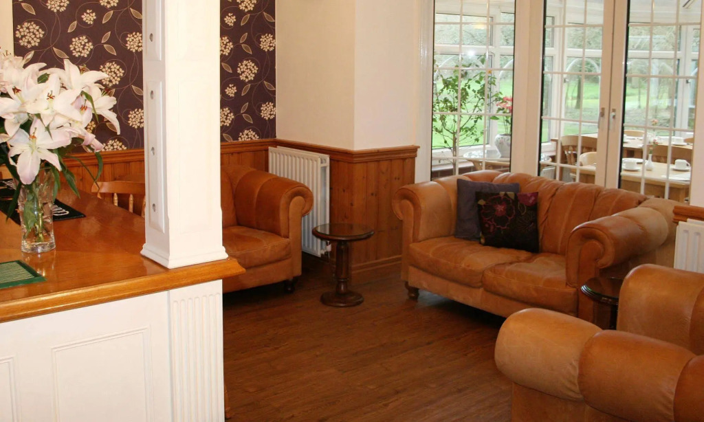 Trivelles Waterhall Country Gatwick Hotel & airport parking