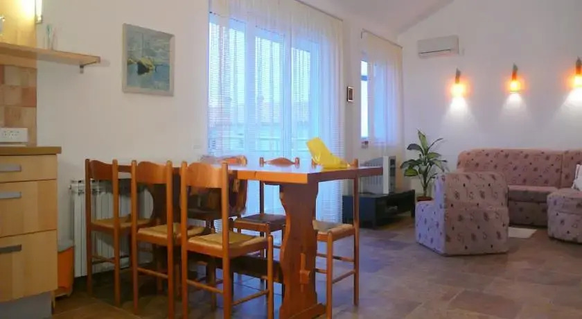 Apartments Levan 153