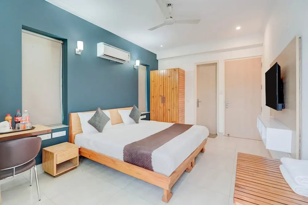 Madstays Hotel - Medicity Near Medanta Hospital