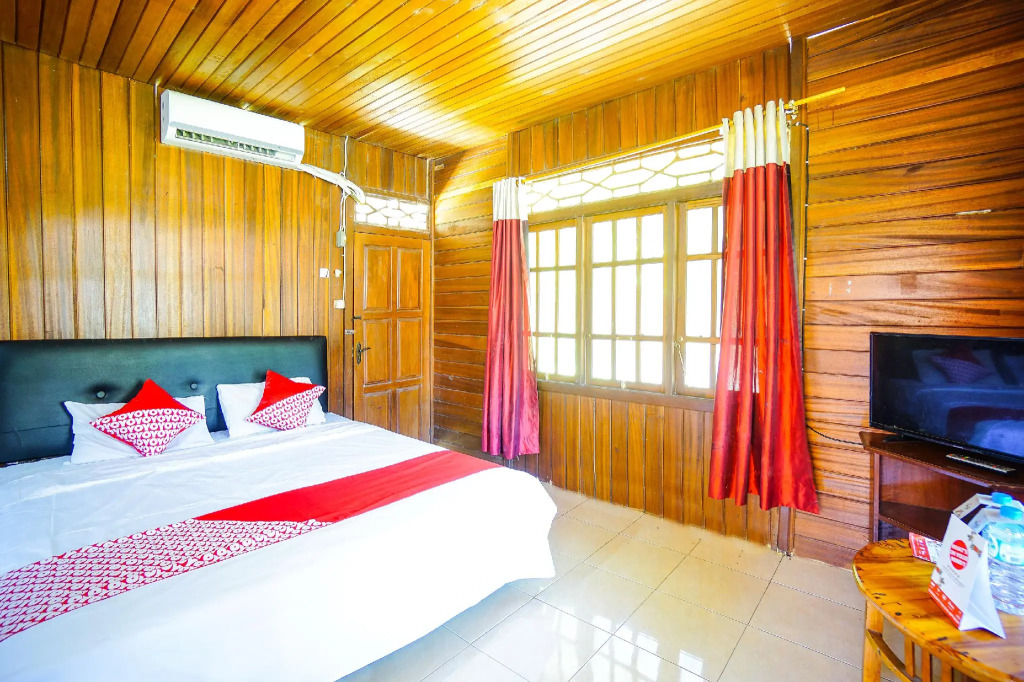 OYO 1254 Golden Lake Resort