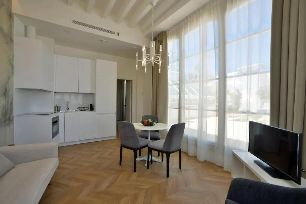 Plaza Mina Suites by Luxury Suites Cadiz