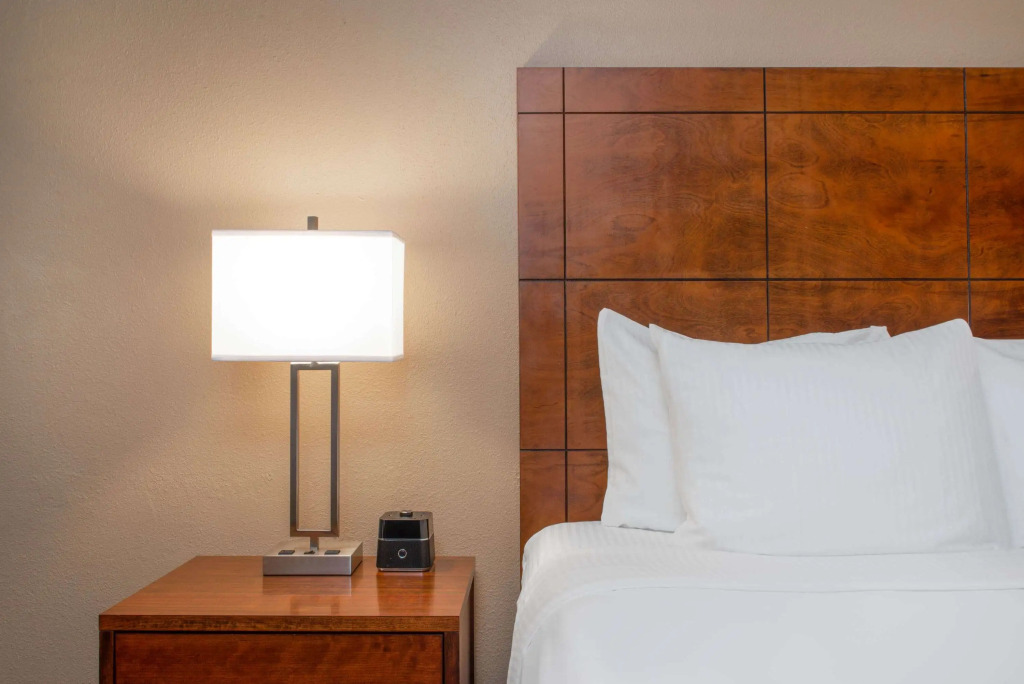 La Quinta by Wyndham Clearwater Central