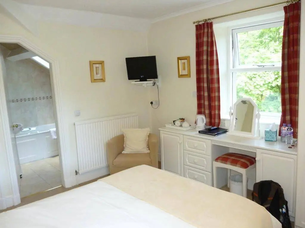 Riverside Bed  Breakfast