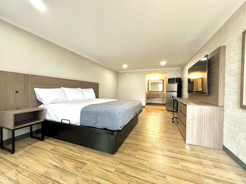 Economy Suites Extended Stay