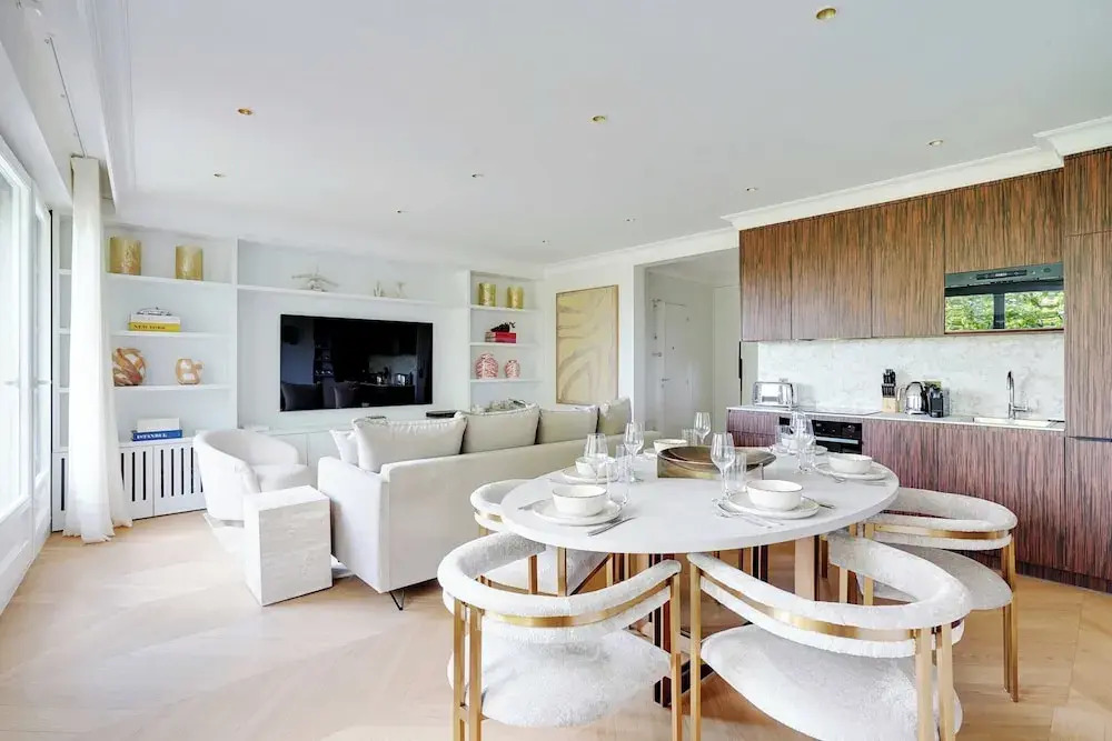 Luxurious Apartment - 2br- 6P Eiffel Tower View