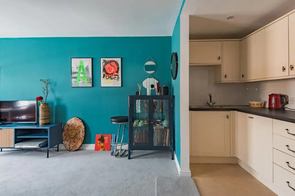 Blackhorse Loft - spacious apartment by the sea