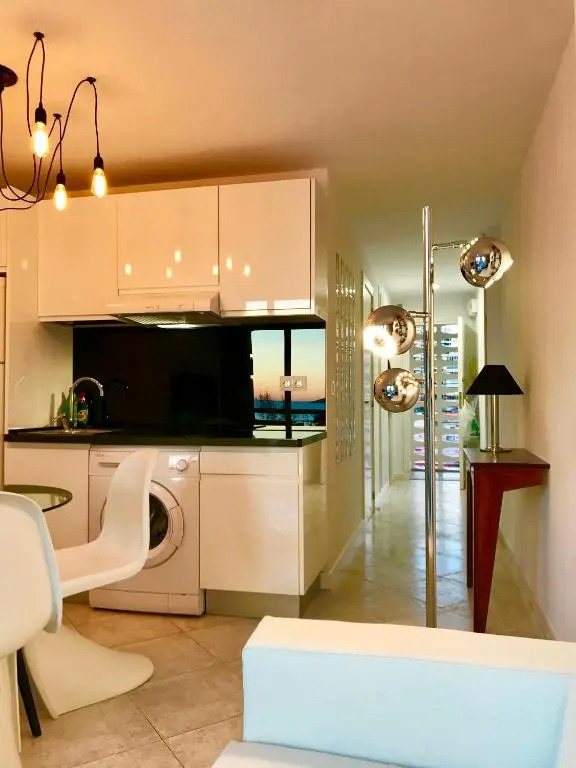VIRGINIA Levante beach apartments