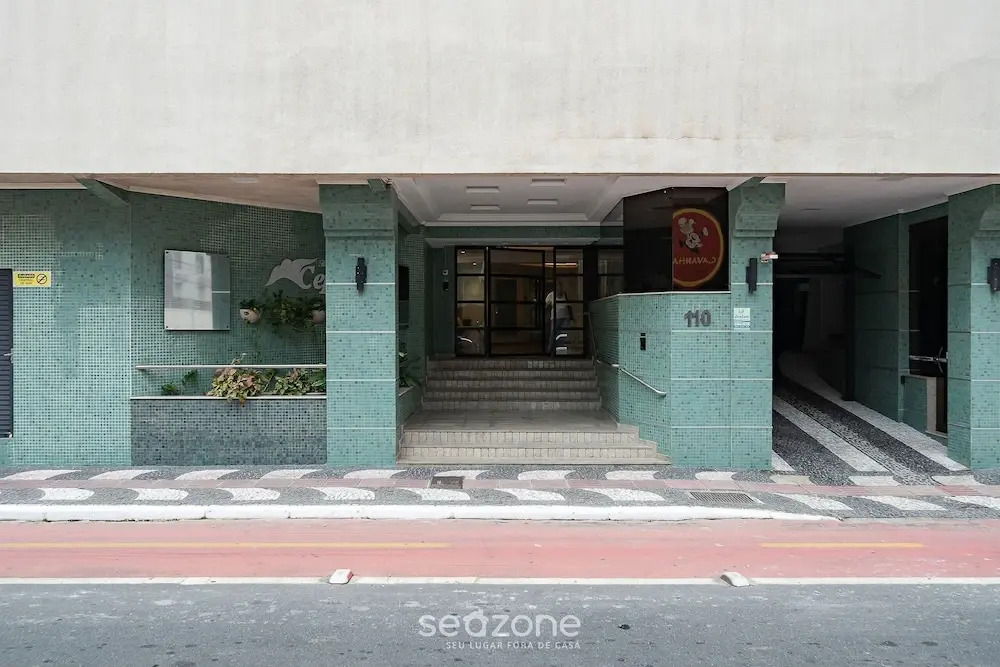 Apt 1 Block From Beach in BC Great Location Cep093