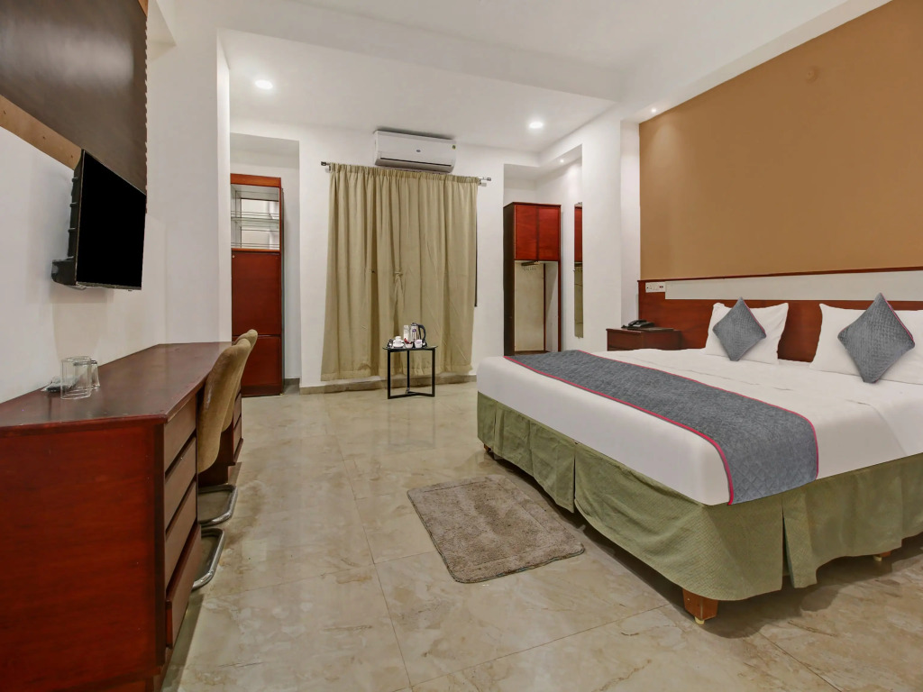 Palette - Hotel Saket Greens