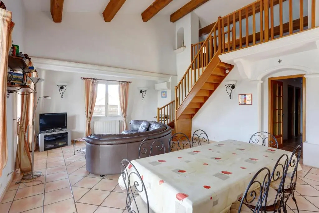 villa de charme, 8 pers, climatisée, piscine chauffée, calme garanti