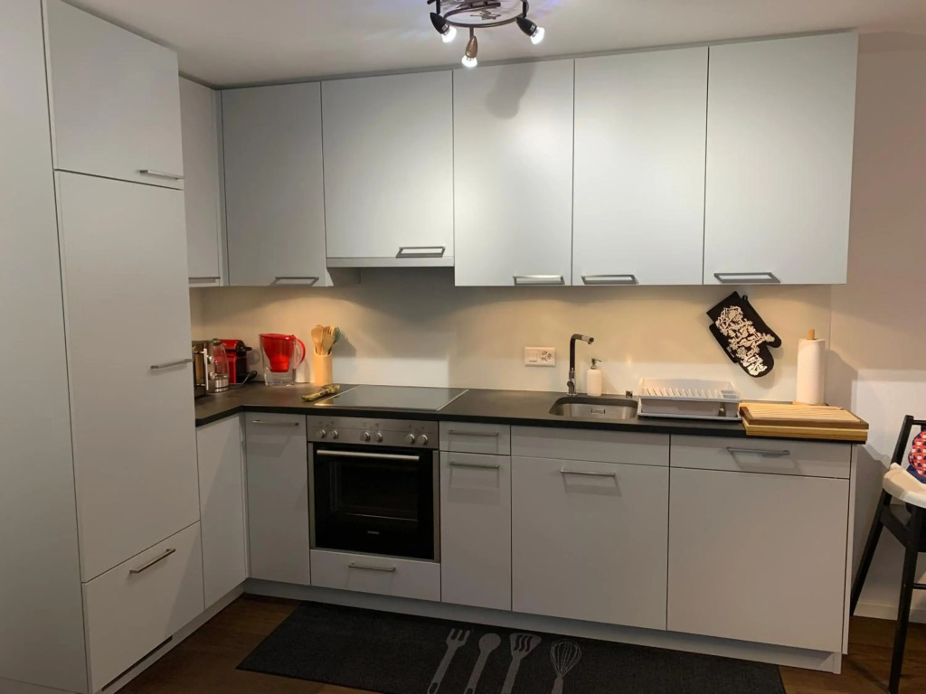 Perrine Garden - Cozy Central Apartment with Private Garden
