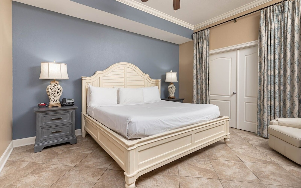 The Oasis 603 Formerly Phoenix West Ii 603 3 Bedroom Condo