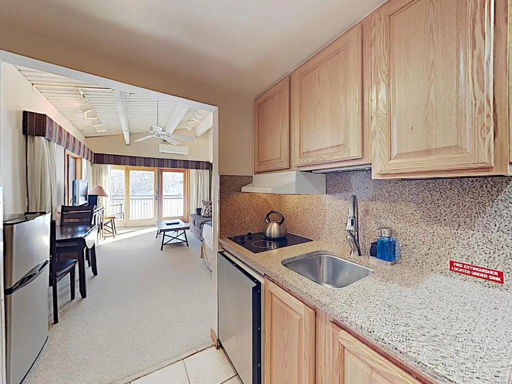 Timberline Condominium Studio Deluxe Unit 318