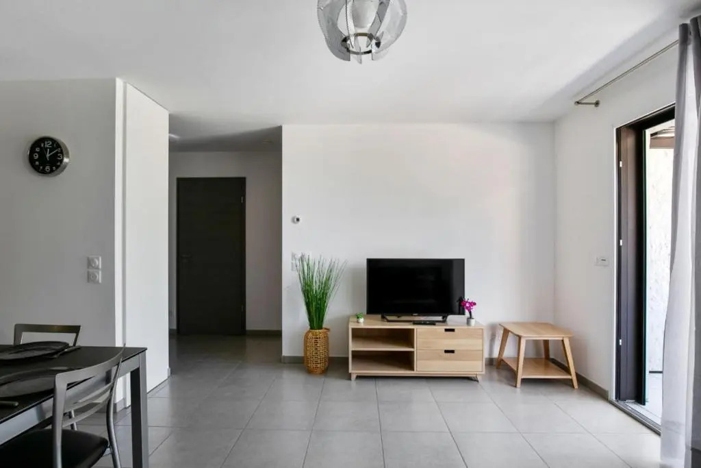 Spacious 1-bedroom with terrace 15 min from Lake Annecy Welkeys