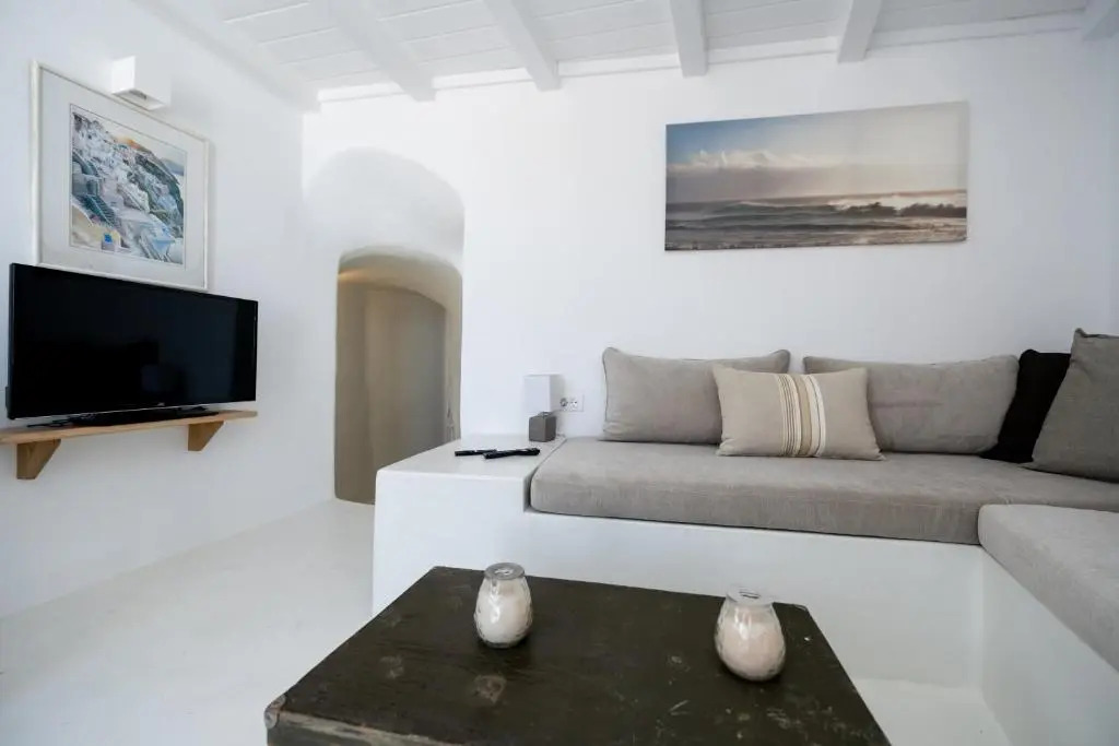 Astrea Suites Notus Dome House