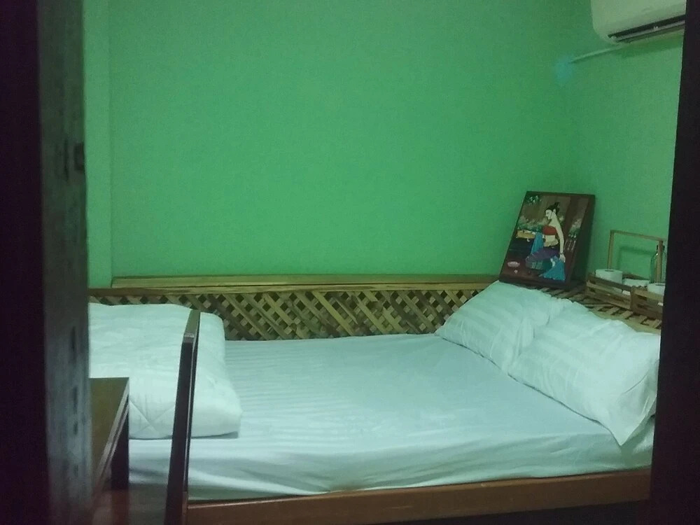 Arunrat GuestHouse - Hostel