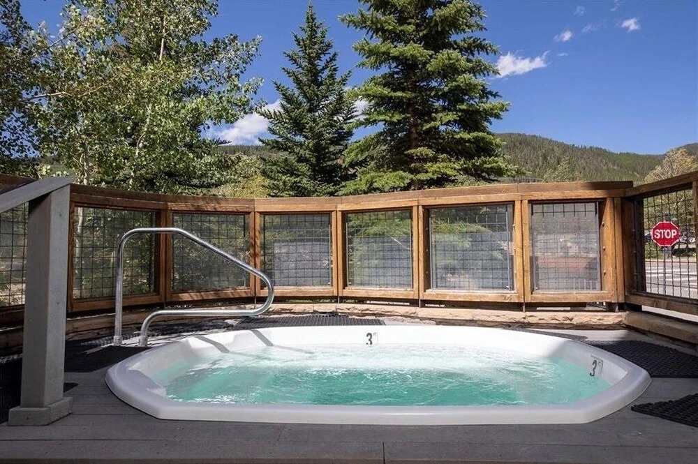 8363 Buffalo Lodge 3 Bedroom Condo by RedAwning