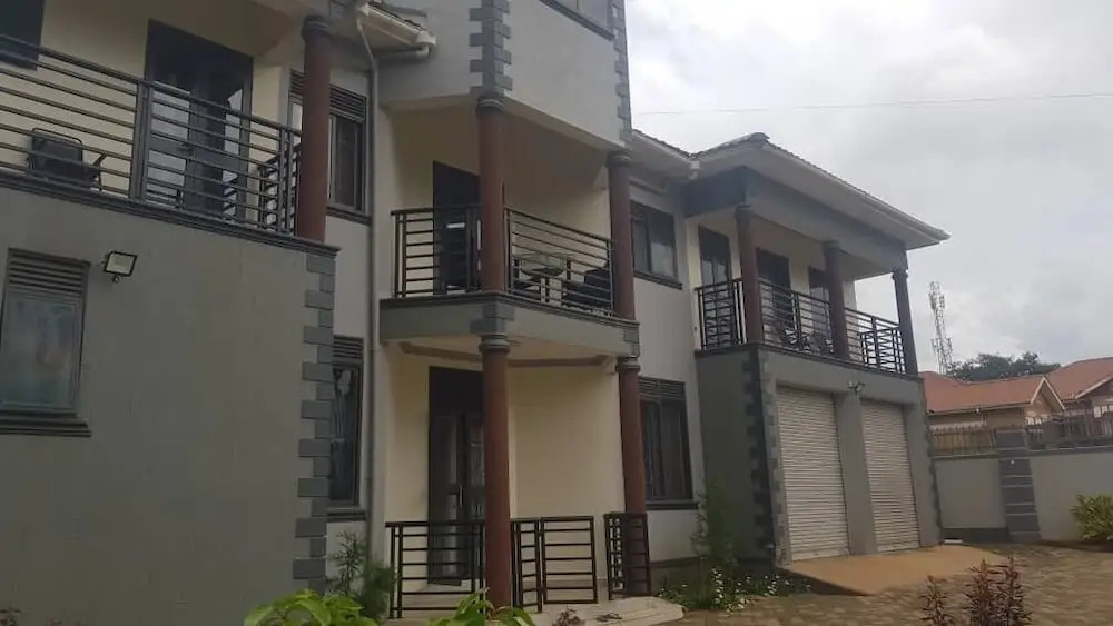Inviting 9-bed Villa in Kampala