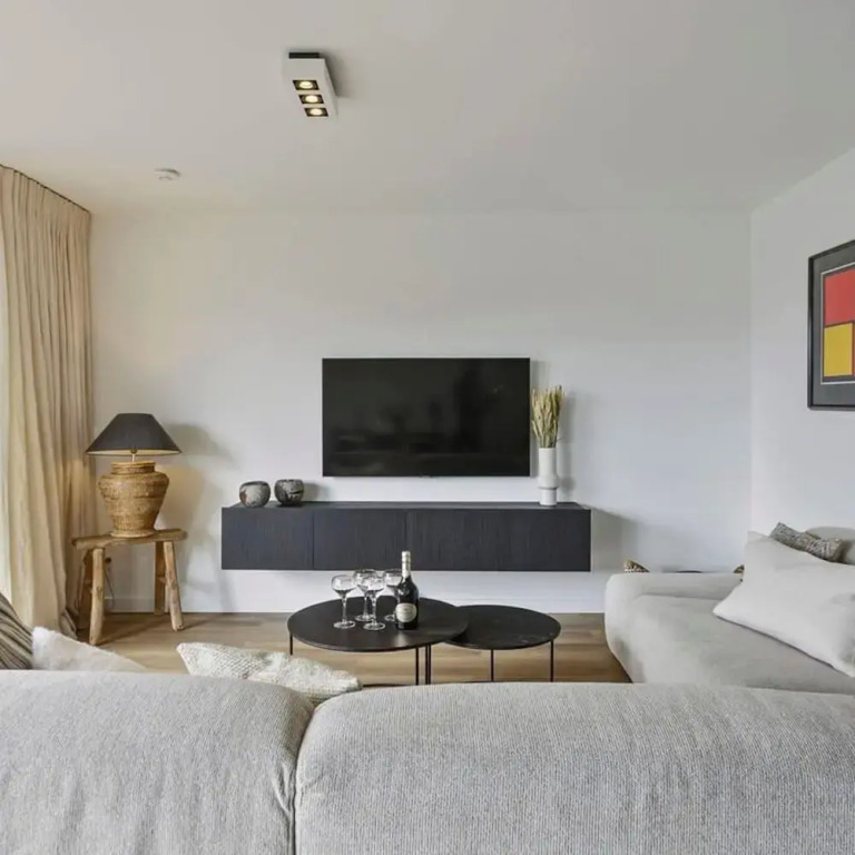 Stunning Modern Apartment With Large Terrace