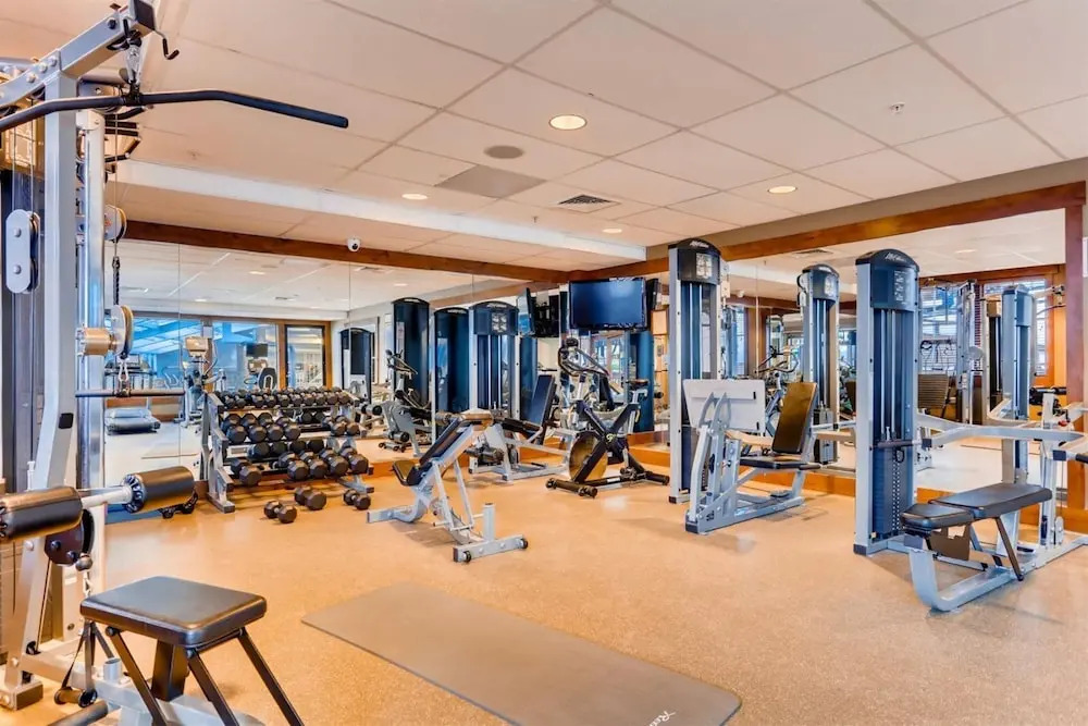Luxury One Ski Hill 2 Bedroom Ski-in/out Condo at Peak 8