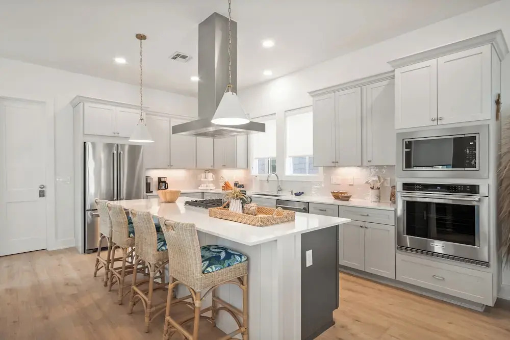 Serenity Shore 305 SOU