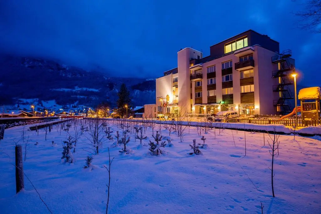Hotel Sherlock Holmes "nur 200m zur Gondelbahn Hasliberg"