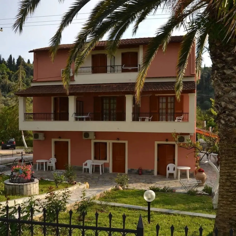 Anna Apartments