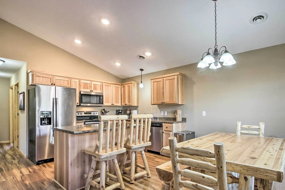 Breezy Point Cabin w/ Fire Pit - Walk to Lake