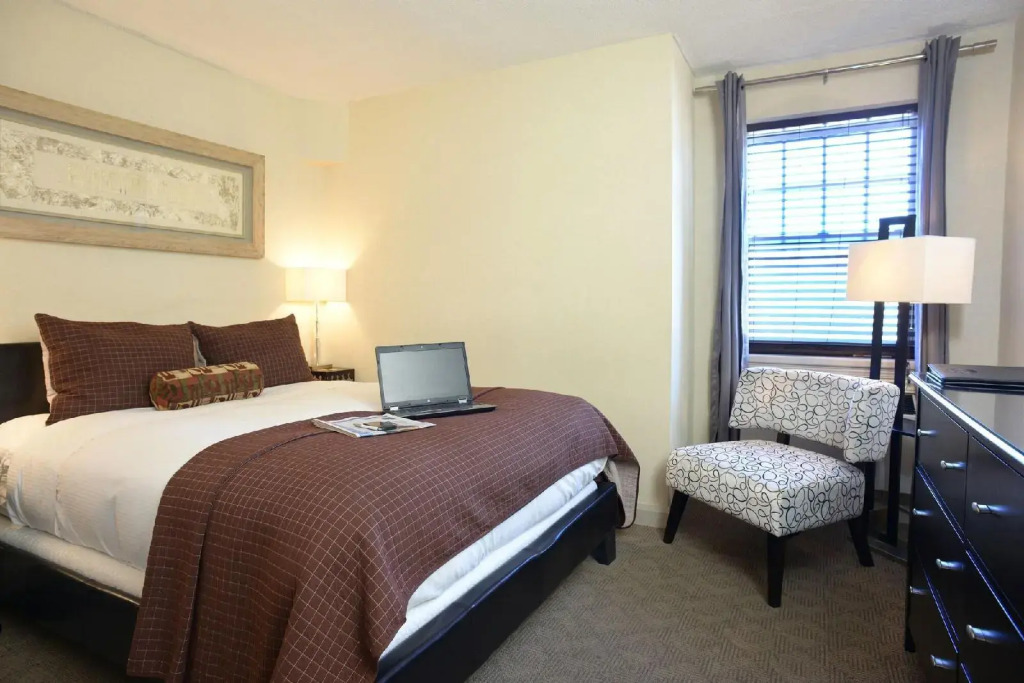 The Shaw Club Hotel