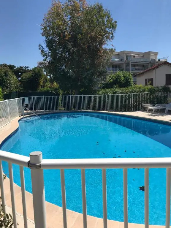Studio, Piscine