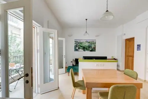 TLV2RENT Unique Dizengof Apartment