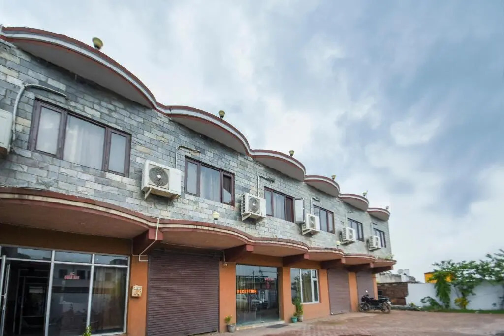 Vibes Hotel by OYO Rooms