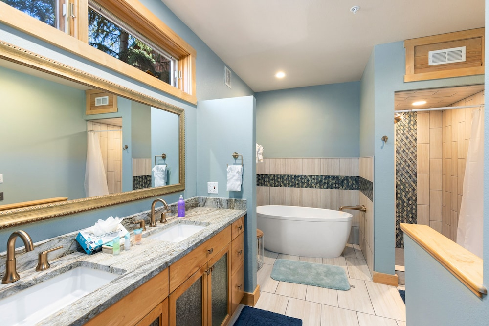 201 Mill Creek Condo