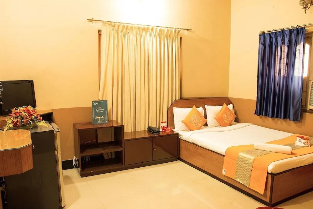 Hotel Bengal -100m from Park Circus 7 Point