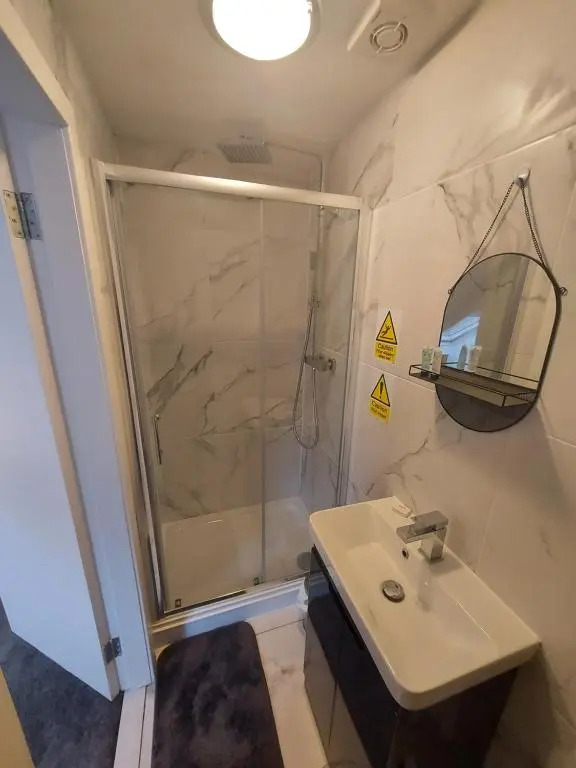 Maze Serviced Apartment