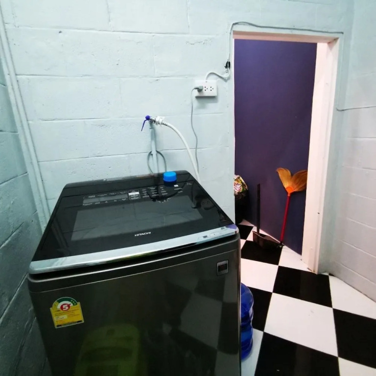 D​ Luck​ Hostel