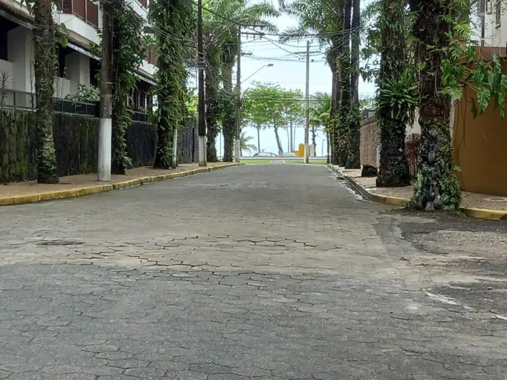 Apartamento a 100 m da Praia Grande Ubatuba