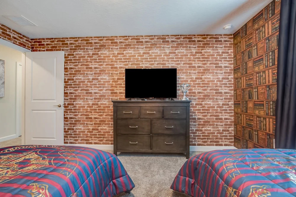 4 Bedroom Town Home with Pool
