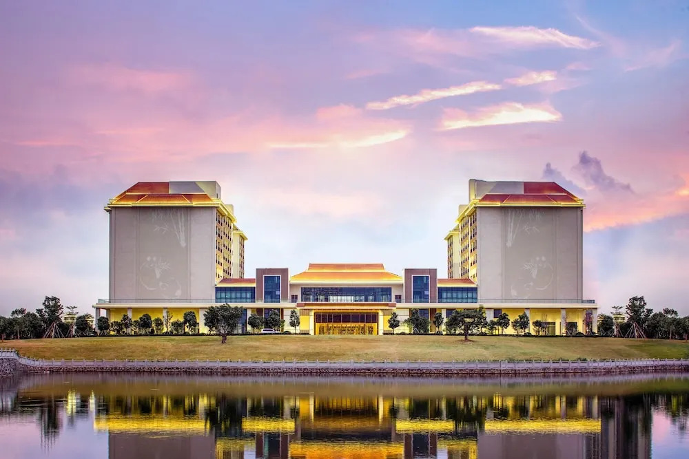 Qianhuazhou Hotel