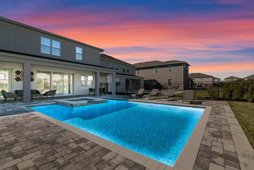 8 Bedrooms 6 Bathrooms Encore 297 Aa