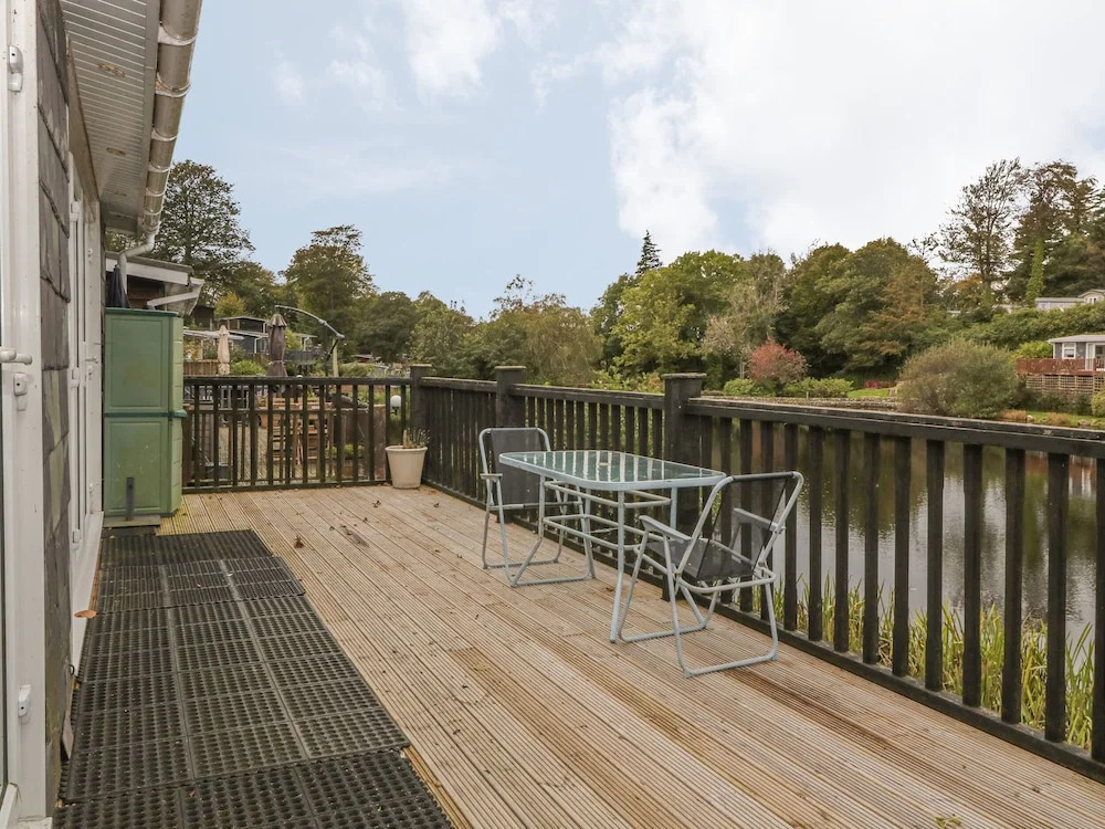 85 Lower Lakeside Chalet