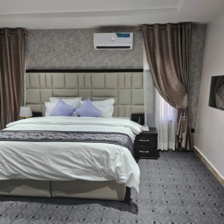 Anibex Luxe