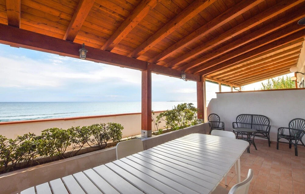 Stunning Home in Pozzallo With 3 Bedrooms and Wifi
